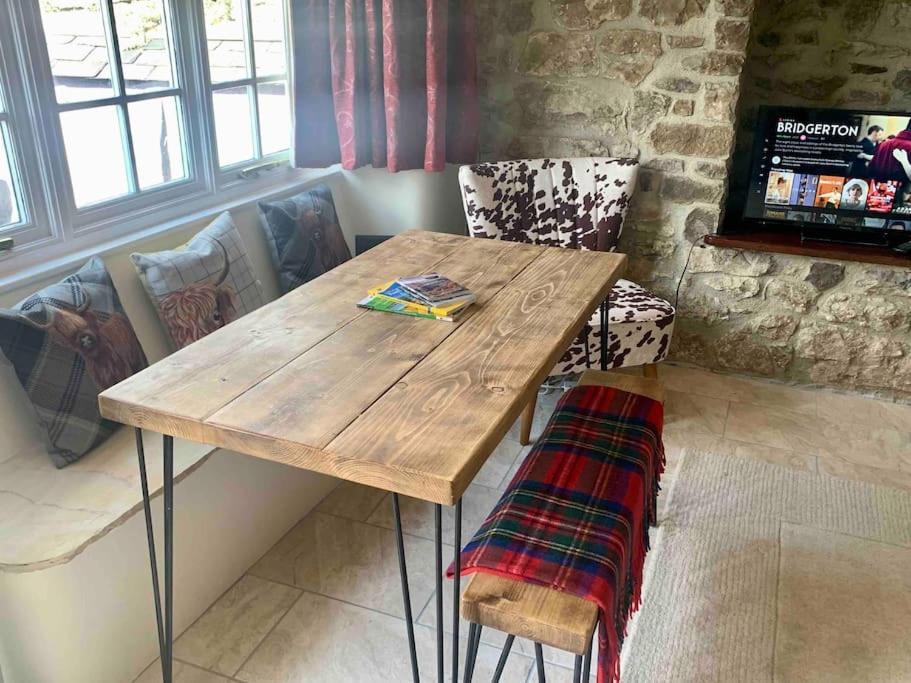 Gorgeous Cozy Cottage With A Heritage Feel, Walks, Pubs & Wood Burner Tideswell Bagian luar foto