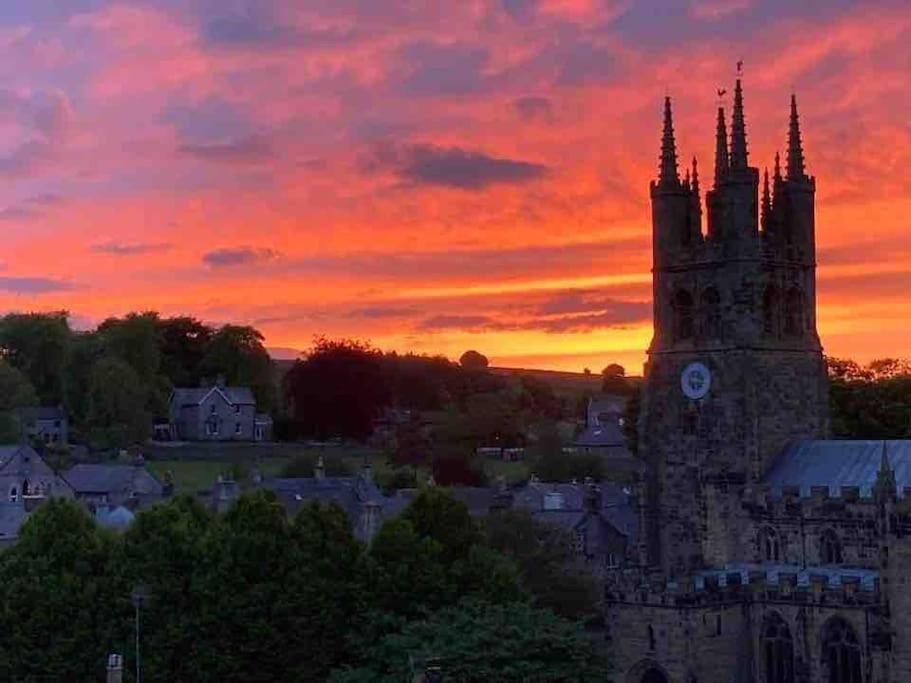 Gorgeous Cozy Cottage With A Heritage Feel, Walks, Pubs & Wood Burner Tideswell Bagian luar foto