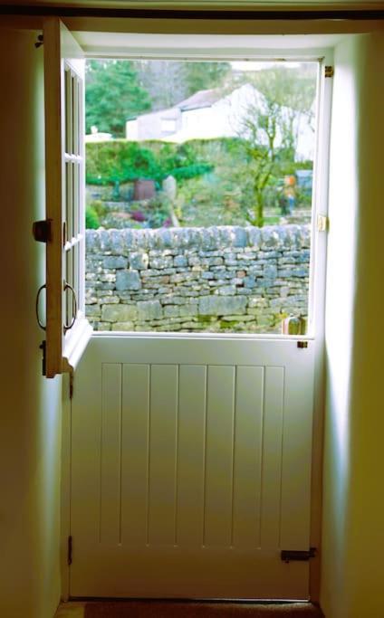Gorgeous Cozy Cottage With A Heritage Feel, Walks, Pubs & Wood Burner Tideswell Bagian luar foto