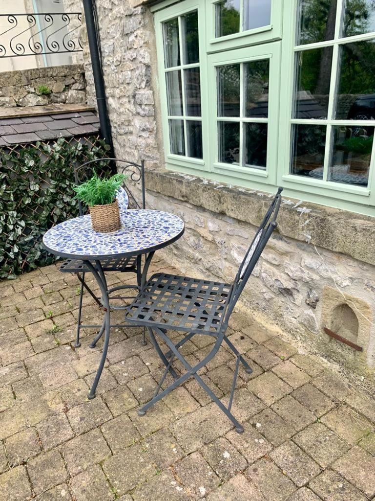 Gorgeous Cozy Cottage With A Heritage Feel, Walks, Pubs & Wood Burner Tideswell Bagian luar foto